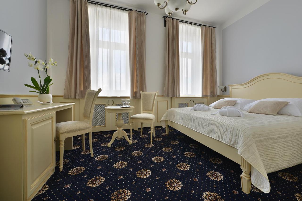 Hotel Podhrad Hluboká nad Vltavou Esterno foto